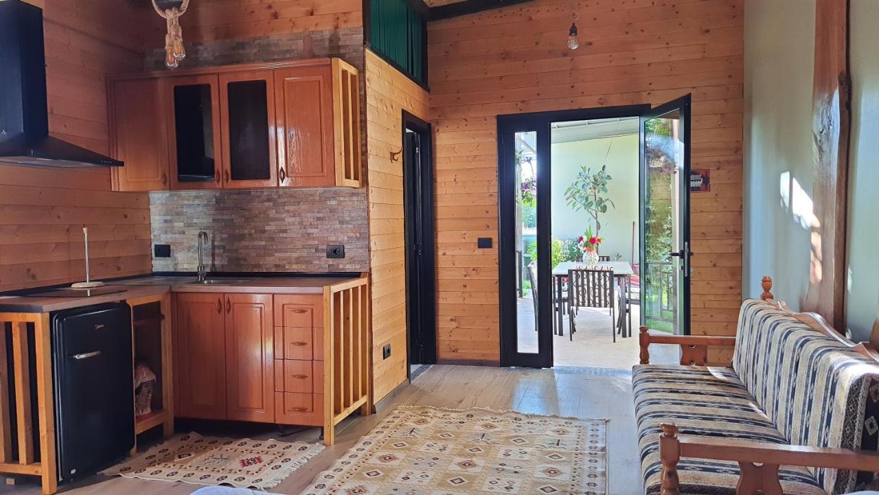 שקודר Room With Private Garden מראה חיצוני תמונה