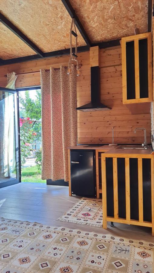 שקודר Room With Private Garden מראה חיצוני תמונה